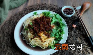 最简单的炸酱面做法 简单好吃的炸酱面做法