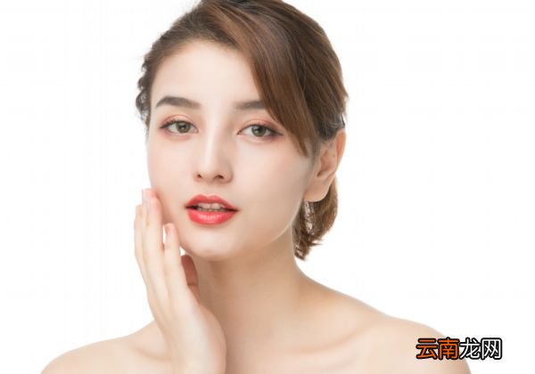 油肌可以用定妆喷雾吗 定妆喷雾适合油肌使用吗