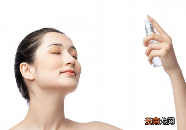 油肌可以用定妆喷雾吗 定妆喷雾适合油肌使用吗