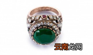 群镶钻戒要怎么保养和清洗? 群镶钻戒怎么保养