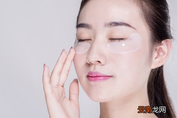 敷眼膜和敷面膜的顺序 敷眼膜和面膜要注意什么