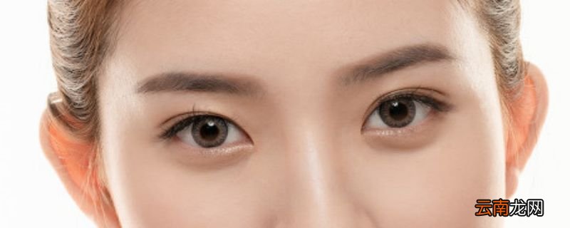 先卸妆还是先取隐形眼镜 卸妆前怎么取隐形眼镜