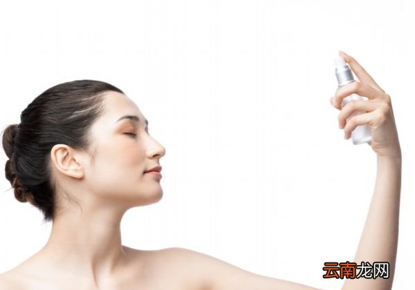防晒喷雾和化妆的顺序 什么是防晒喷雾
