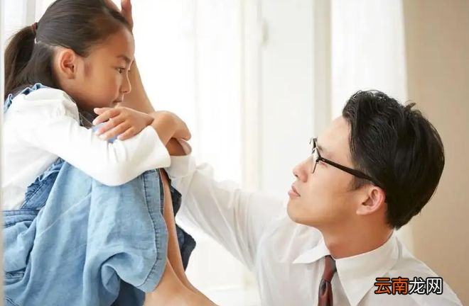 孩子被嘲笑时，父母的处理方式很重要，看看你做对了吗？