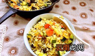 雪菜炒饭做法图解 雪菜炒饭怎么做