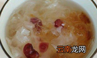 雪梨桃胶羹做法图解 美容清润的糖水