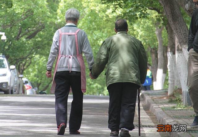 不管你多爱子女，都别帮他们3种忙，别让好心办坏事