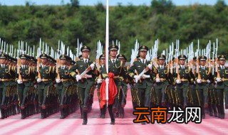 吴京王祖蓝在阅兵式吗 挥舞着国旗一脸喜庆