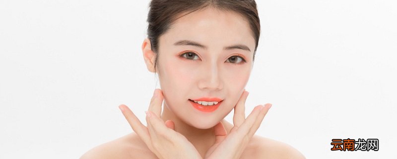 涂抹粉底前需要先用哪些护肤品 粉底在哪个步骤用