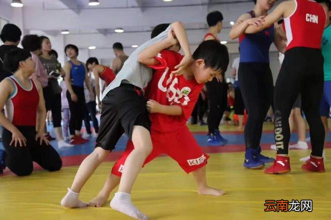 娃娃放学后写作业之前，可以先做这几件事儿，或可防止拖拉磨蹭