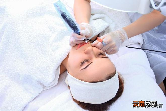 不上班就不能挣钱？前同事照看孩子的同时，挣了一套300万的房子