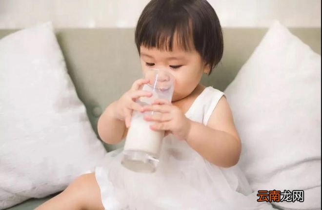 经验分享:宝宝几岁可以喝牛奶?喝牛奶要注意些什么?