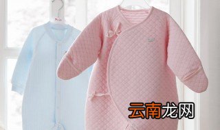 秋冬新生儿穿连体衣还是分体 是什么原因呢