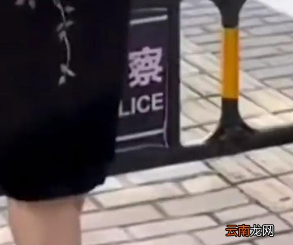 亲爸无疑！妈妈出差回不来爸爸穿旗袍送考