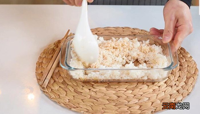 酱油炒饭的做法 酱油炒饭的家常做法