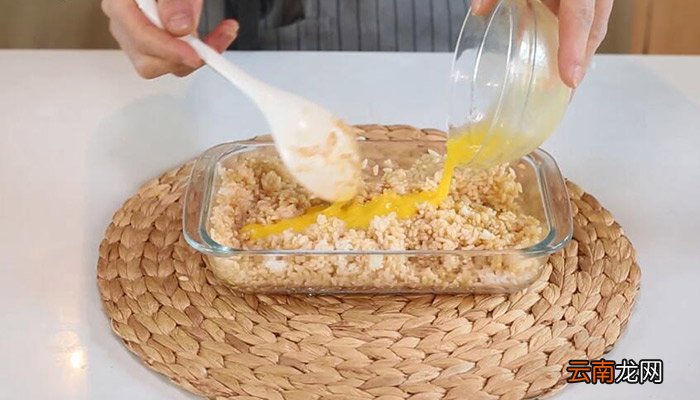 酱油炒饭的做法 酱油炒饭的家常做法