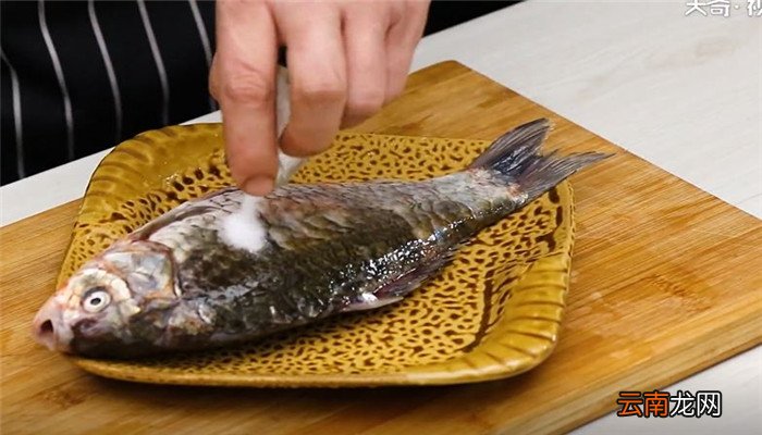 金腿鲫鱼怎么做 金腿鲫鱼的做法