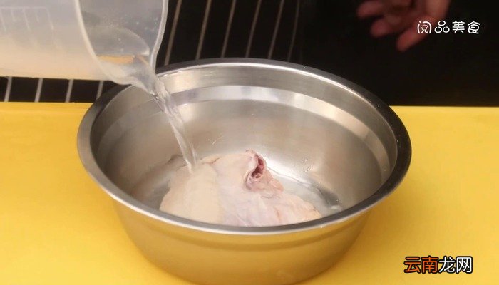 酸笋鸡皮汤的做法 酸笋鸡皮汤怎么做好吃