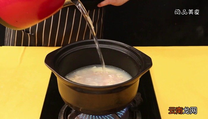 酸笋鸡皮汤的做法 酸笋鸡皮汤怎么做好吃