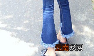 背肩牛仔裤须边怎么弄 背肩牛仔裤须边做法步骤