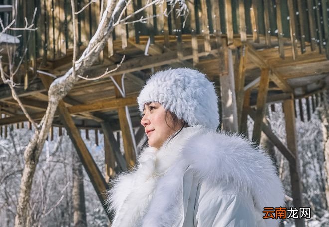 东北最出名的一座山，冬天山顶的气温-40度，山顶妖风能把人吹跑