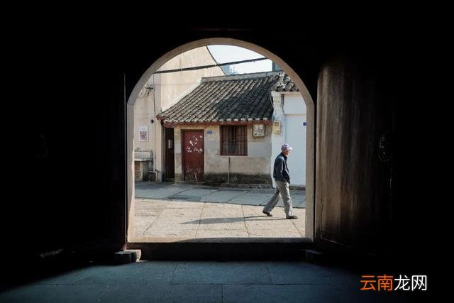 它坐拥1390座岛屿，比马代丰满5倍，还常年霸占国家地理封面