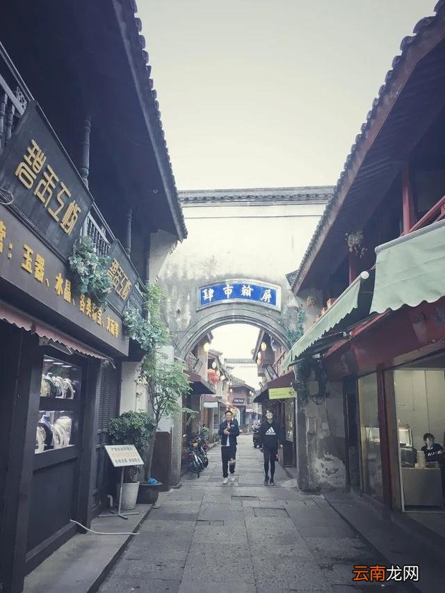 它坐拥1390座岛屿，比马代丰满5倍，还常年霸占国家地理封面