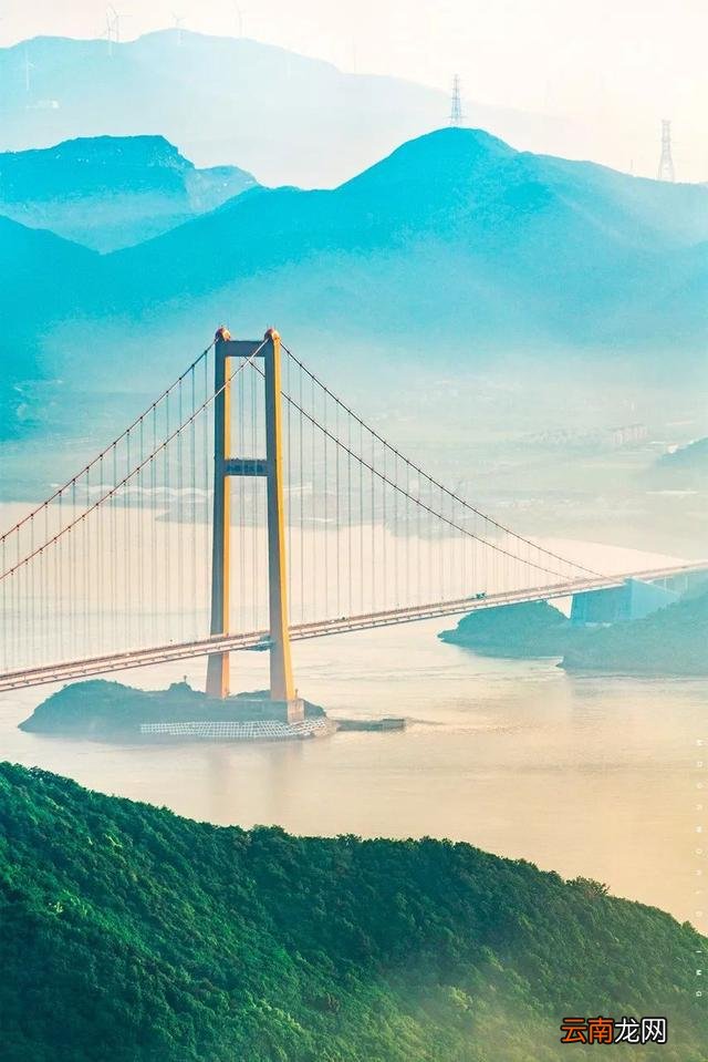 它坐拥1390座岛屿，比马代丰满5倍，还常年霸占国家地理封面