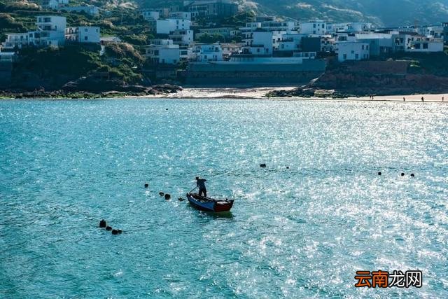 它坐拥1390座岛屿，比马代丰满5倍，还常年霸占国家地理封面