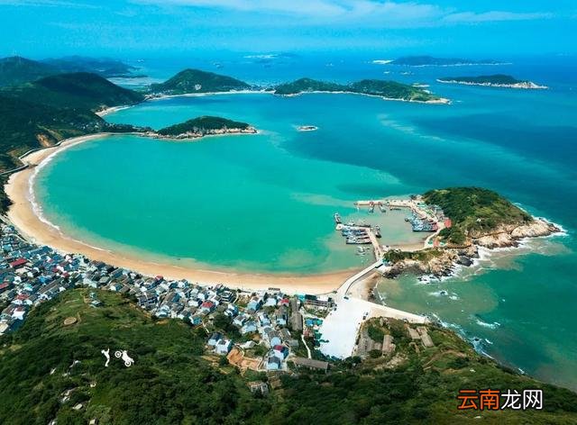 它坐拥1390座岛屿，比马代丰满5倍，还常年霸占国家地理封面