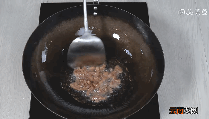黄花菜木耳炒肉丝的做法，黄花菜木耳炒肉丝怎么做