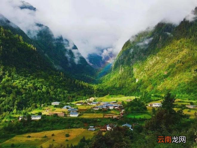 被誉为“云端上的村子”，这才最美的村庄，远离尘嚣，清净优雅~
