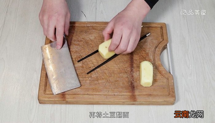 韩国炸土豆串的做法 韩国炸土豆串怎么做