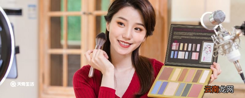 淡妆需要哪些化妆品 第一次学化妆需要哪些东西
