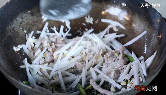 冬笋肉丝尖椒的做法 冬笋肉丝尖椒怎么做
