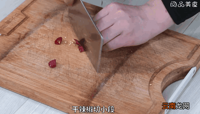榨菜黄豆芽炒肉丁的做法，榨菜黄豆芽炒肉丁怎么做