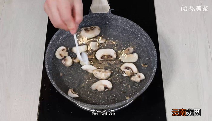 豌豆尖蘑菇豆腐汤怎么做 豌豆尖蘑菇豆腐汤的做法