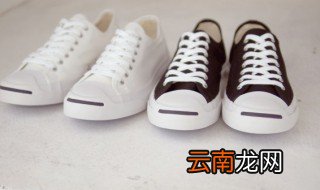 如何洗掉帆布鞋上的墨汁 怎样洗掉帆布鞋上的墨汁