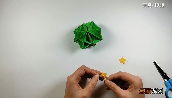 立体圣诞树怎么折 立体圣诞树的好看做法