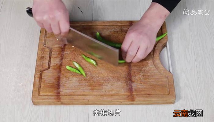 甜椒炒尖椒 甜椒炒尖椒的做法