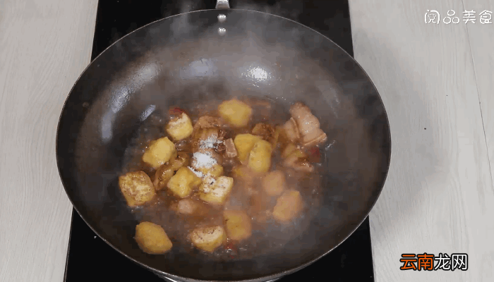 油豆腐烧肉的做法，油豆腐烧肉怎么做