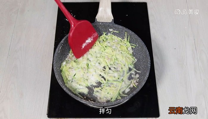 嫩南瓜酿彩椒怎么做嫩南瓜酿彩椒的做法