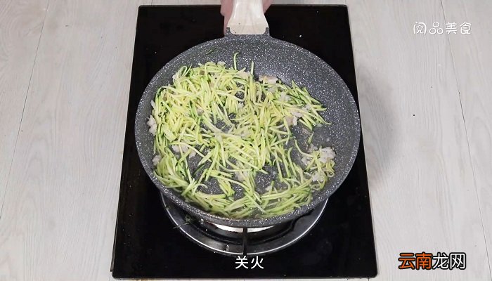 嫩南瓜酿彩椒怎么做嫩南瓜酿彩椒的做法