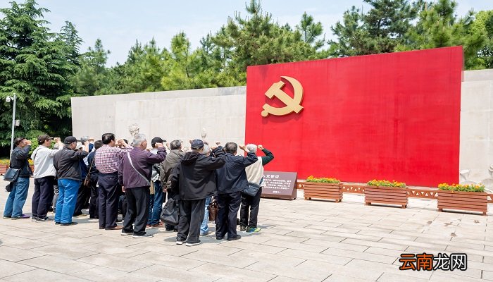 粪土当年万户侯粪土是什么意思 粪土当年万户侯的粪土的意思