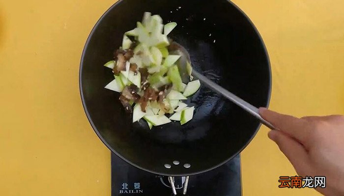 白瓜炒腊肉的做法 白瓜炒腊肉怎么做