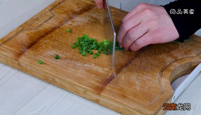 手撕鸡腿肉凉拌的做法手撕鸡腿肉凉拌怎么做
