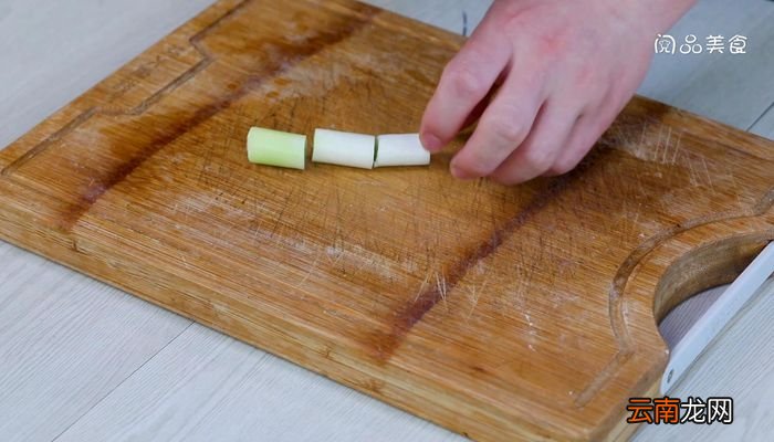 手撕鸡腿肉凉拌的做法手撕鸡腿肉凉拌怎么做