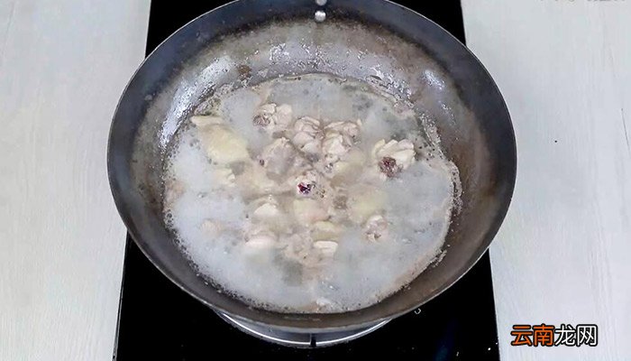 白菜炖鸡块的做法 白菜炖鸡块怎么做