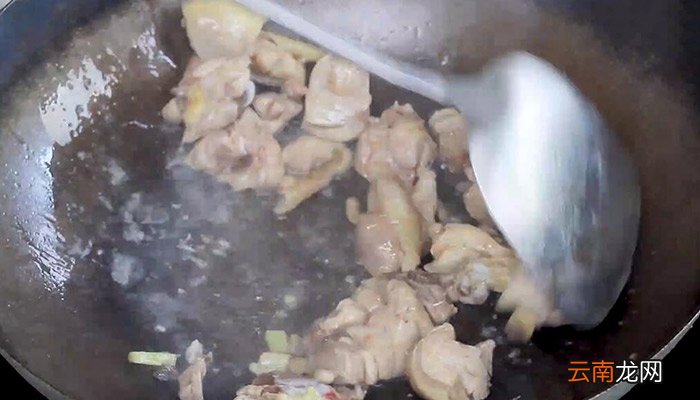 白菜炖鸡块的做法 白菜炖鸡块怎么做