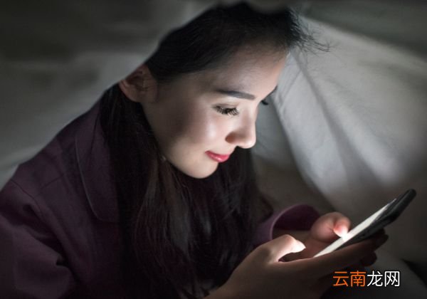 白头发真的会越拔越多吗白头发出现的原因